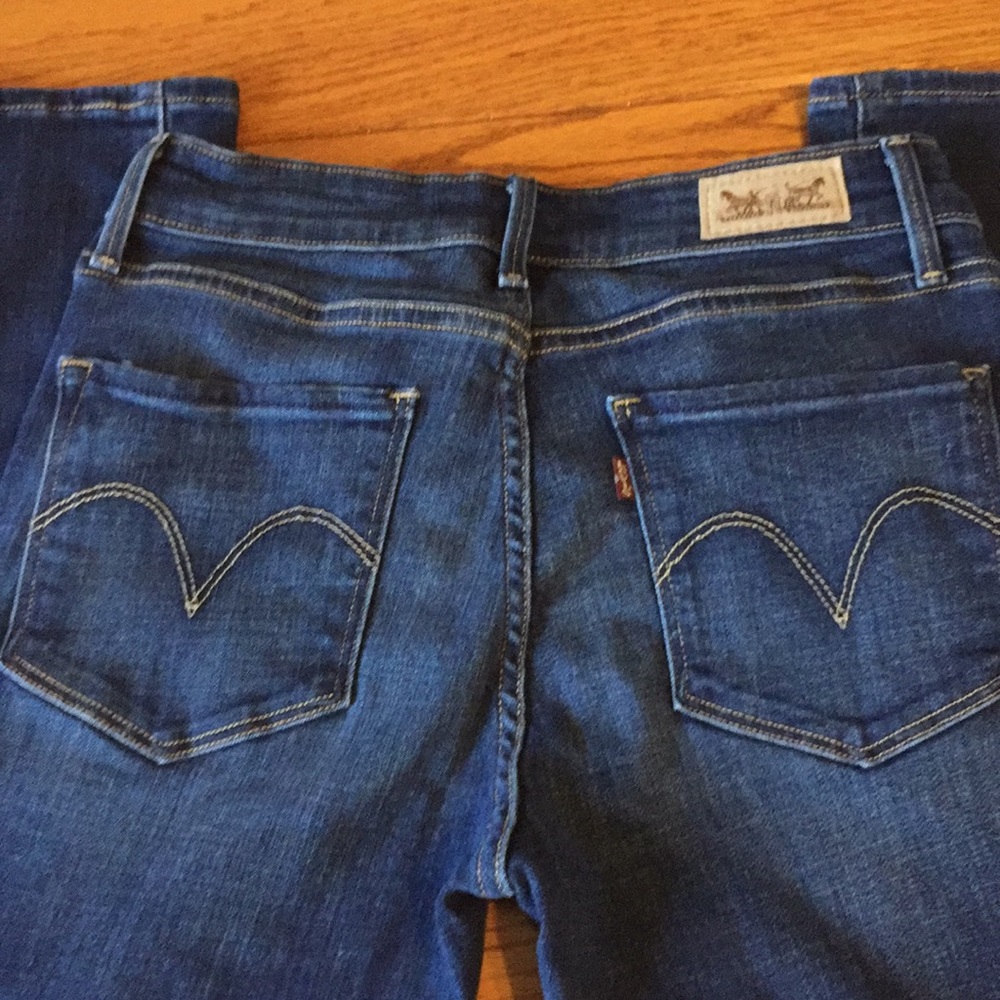 Levi’s - Picture 2 of 5